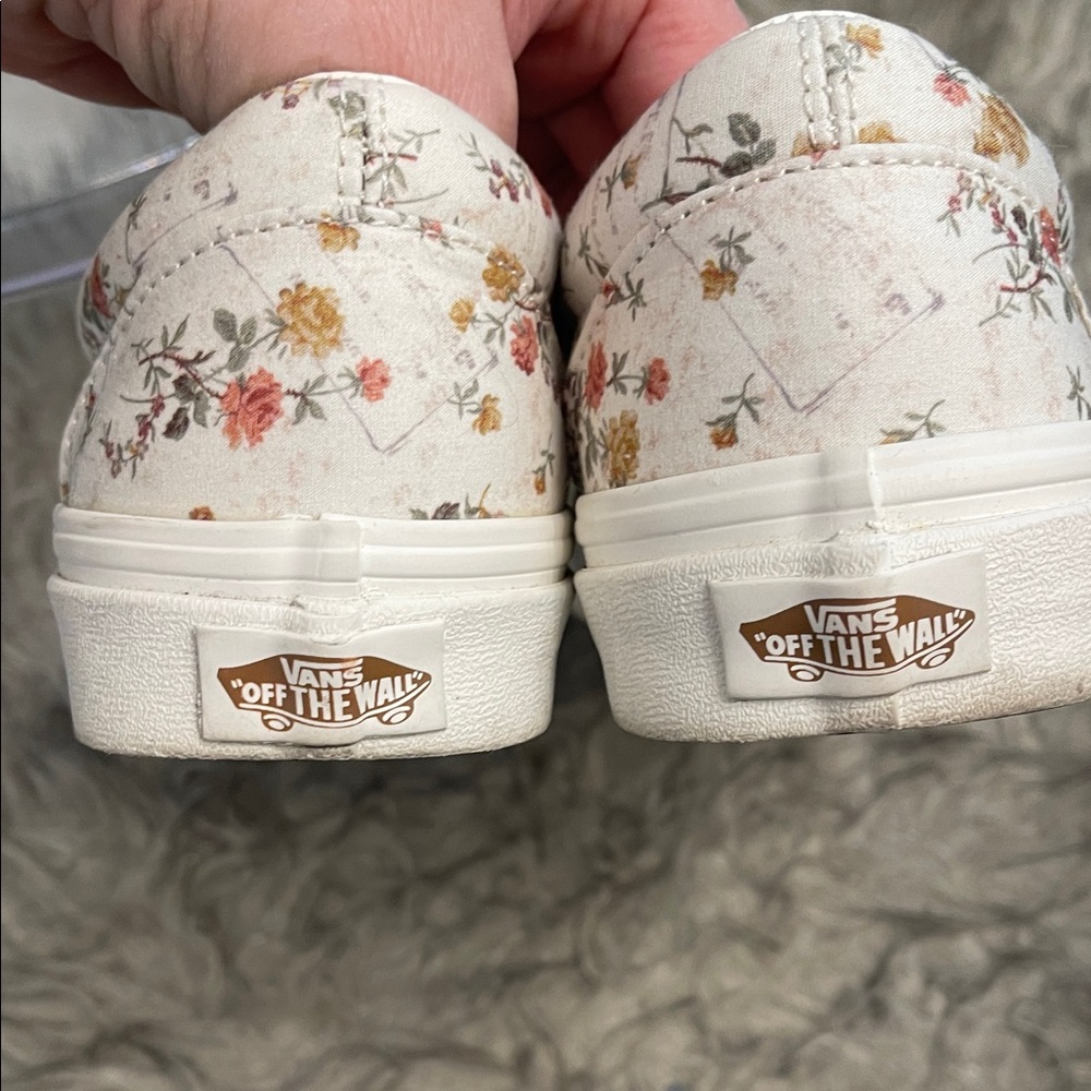 Vans Vintage Look Off White Floral Slip-On Shoes - Picture 5 of 6